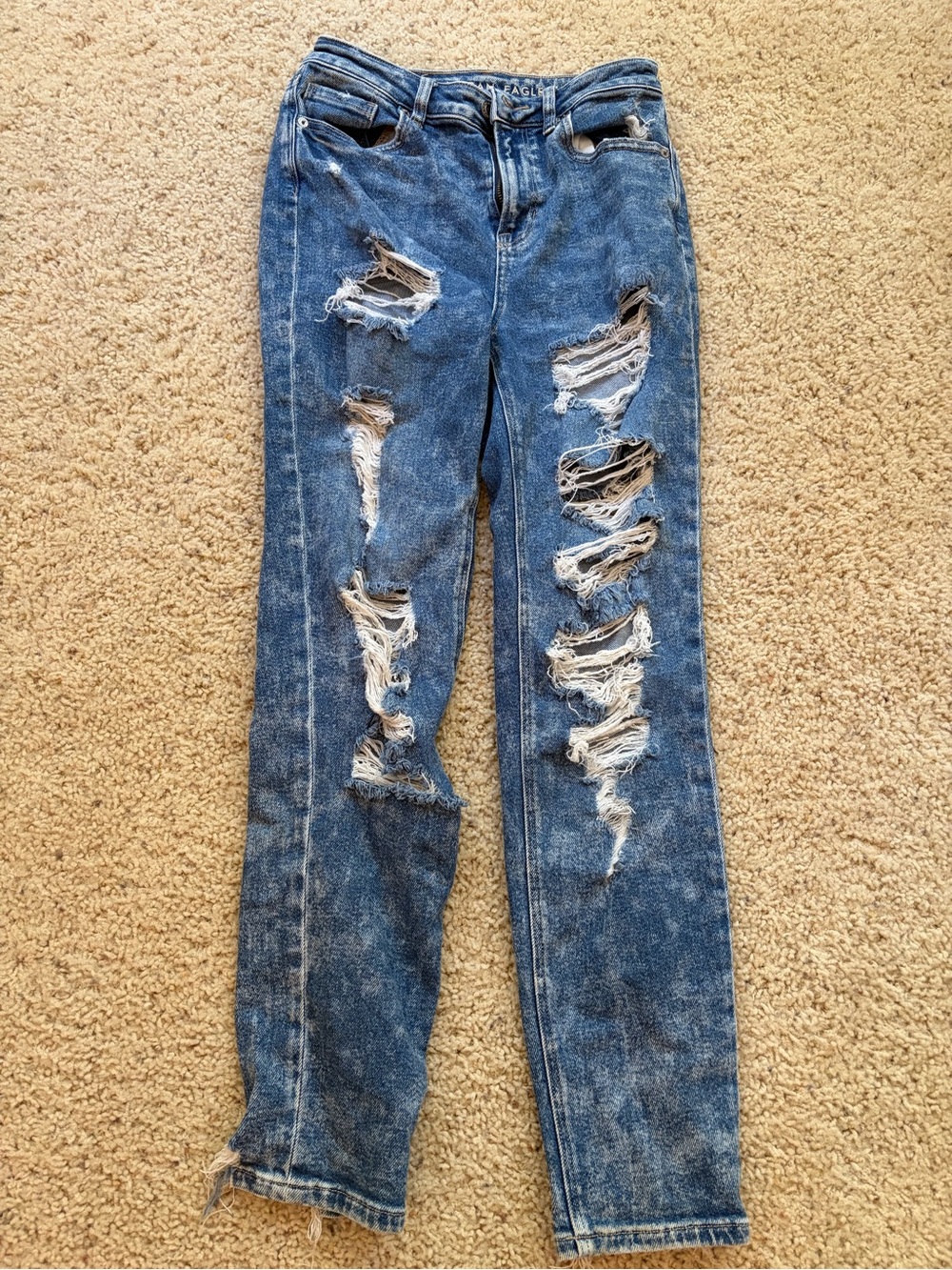 American Eagle Outfitters Distressed Blue Jeans